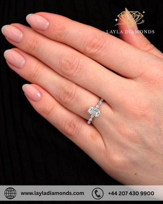 Emerald Cut Engagement Rings with Elegant Modern Appeal
