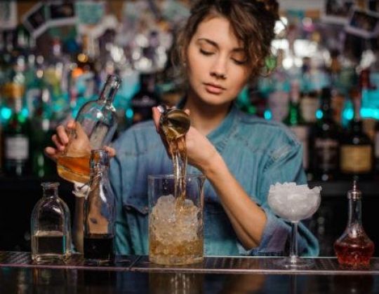 Entertain Your Guests by Hiring Cocktail Bartender Services