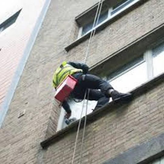 Get Sparkling Windows by Calling Reputed Window cleaners in Islington