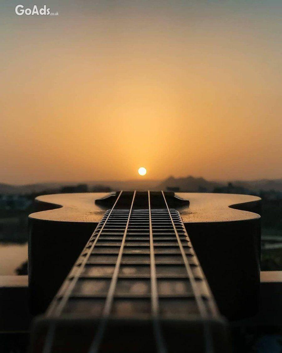 Guitar lessons for beginners. Online