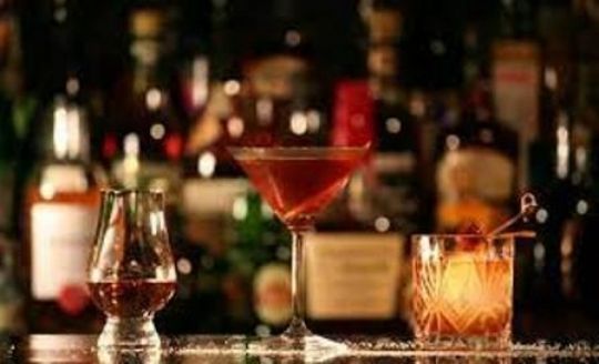 Hire a Mixologist for Having a Bash at your Birthday Party