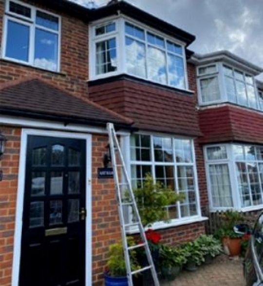 Hiring Professional Window Cleaner Islington
