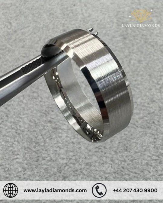 Mens Platinum Engagement Bands with 7mm Polished Edge