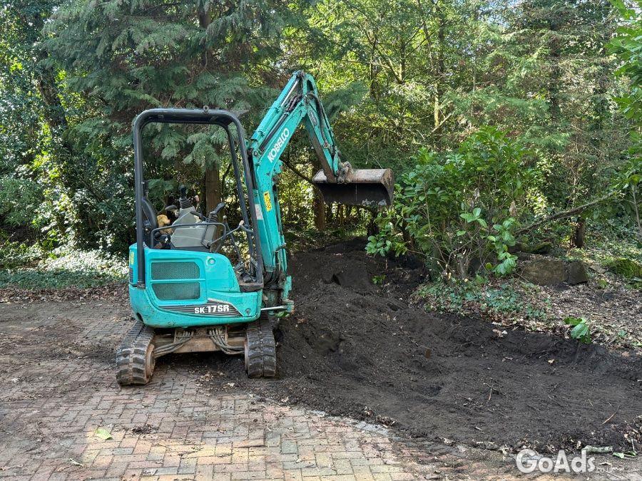 Mini digger hire