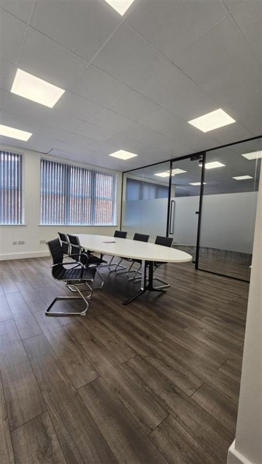 Modern Commercial Suite 5 Available For Rent