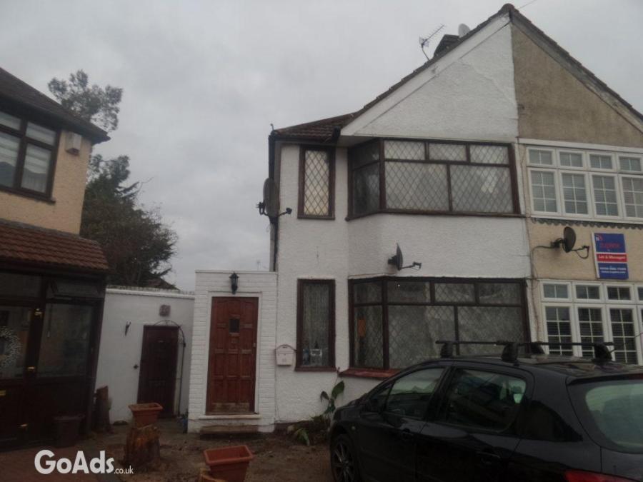 N9 2bed semi detached house FOR SALE