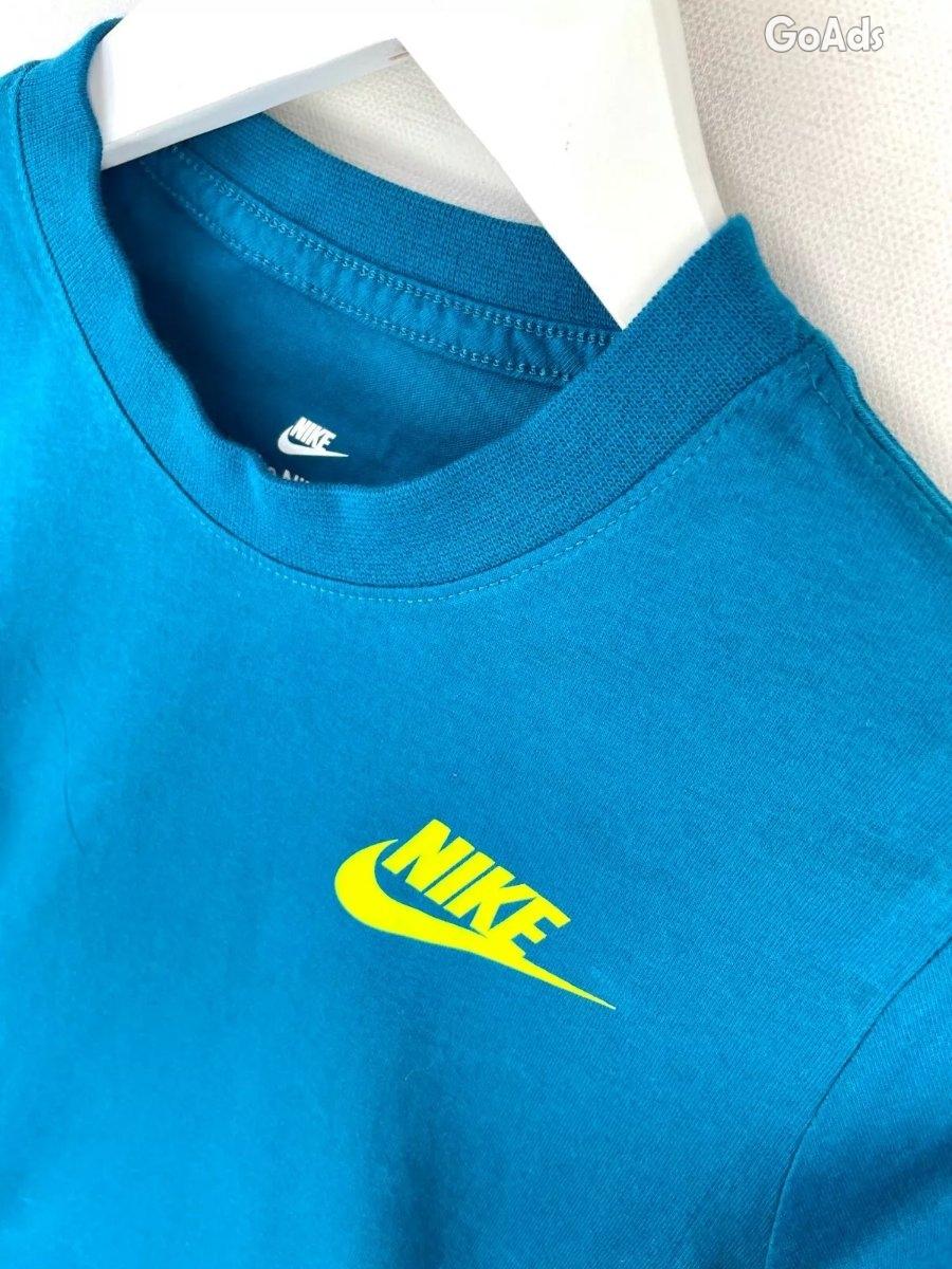 New Nike Boys Long Sleeve Tape Tee DO3770-301