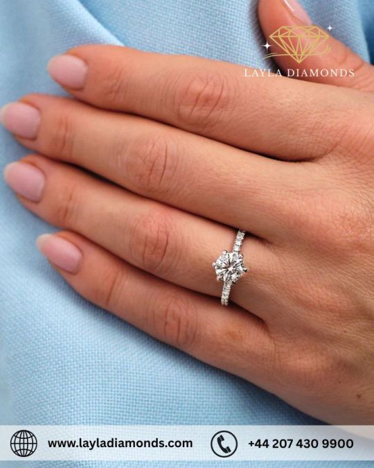 Round Cut Engagement Rings with Elegant