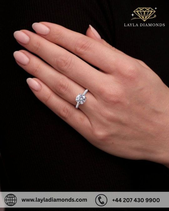 Round Cut Engagement Rings with Timeless Brilliance
