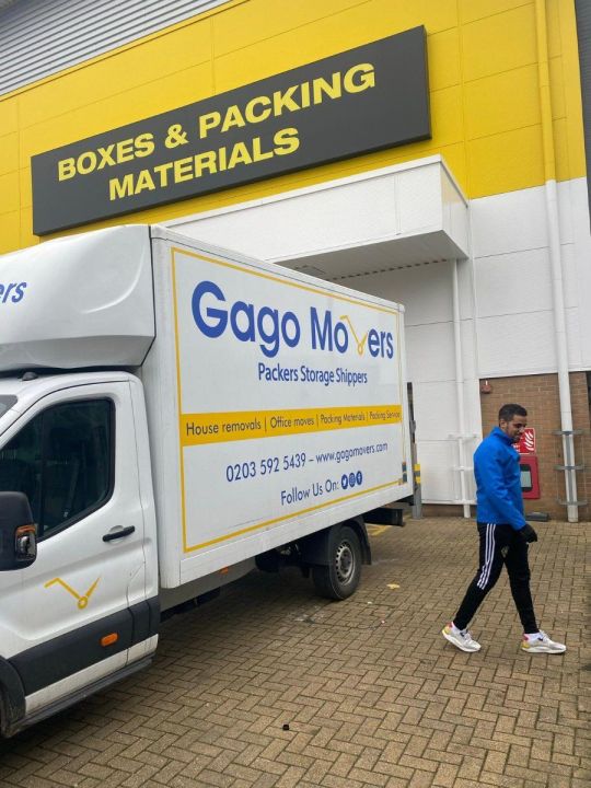 Two Man and Van in London